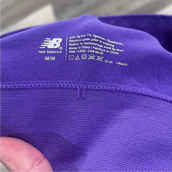 New Balance Violet Activewear Top - Picture 3 of 7